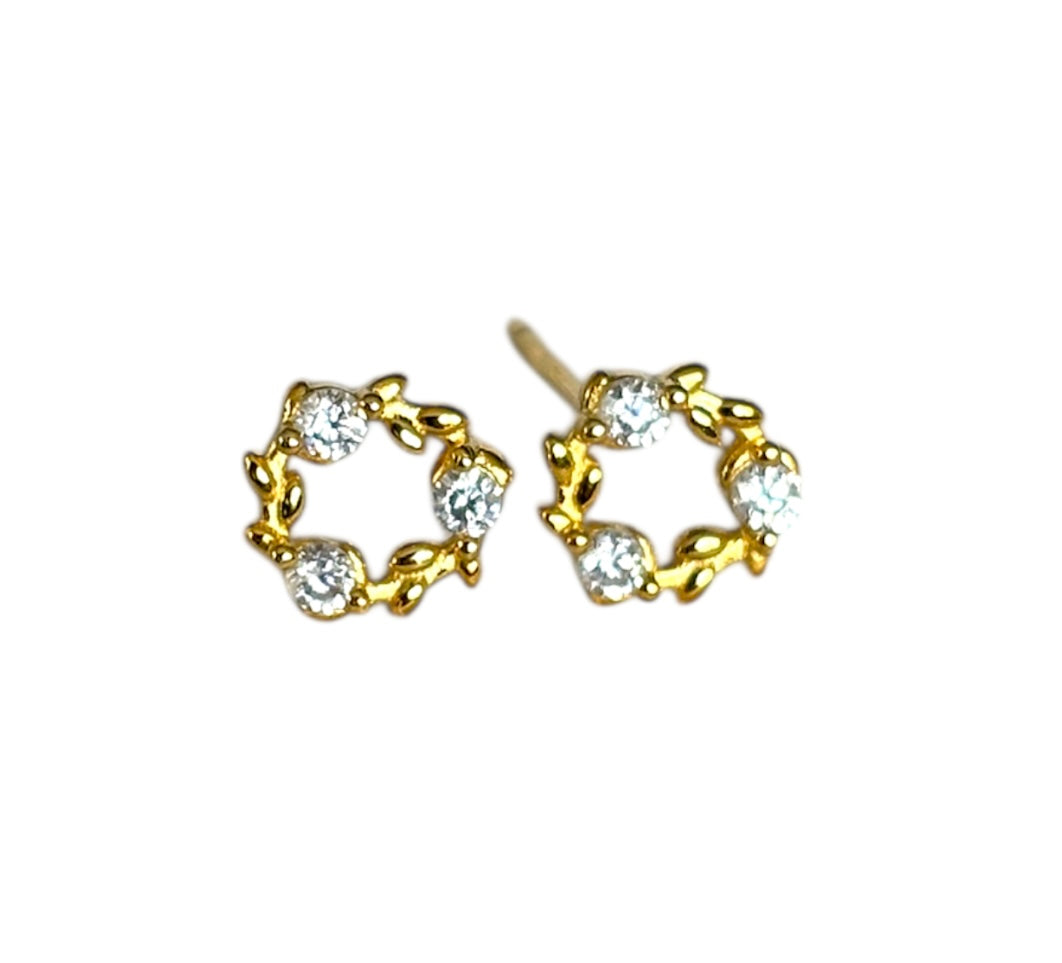 Tiny Wreath Stud