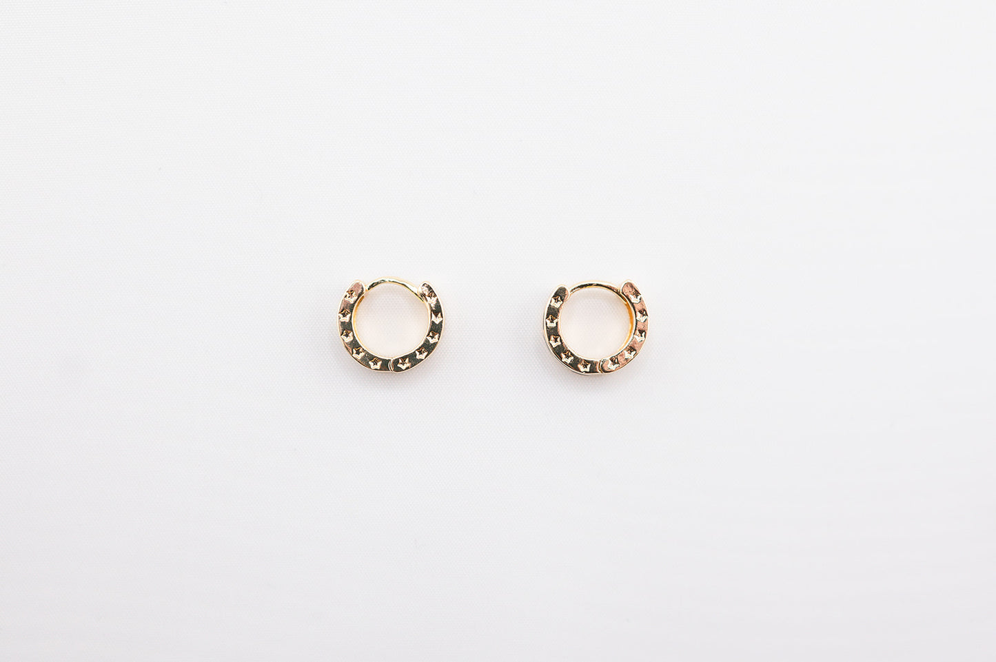 Checkered Huggie (Black)