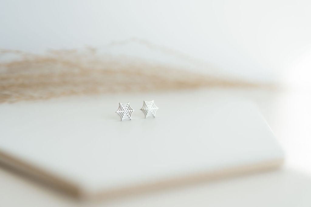 Spider Web Stud