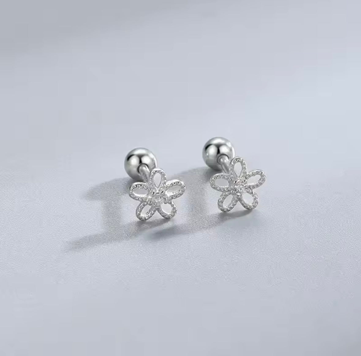 Flower Diamond Screwback